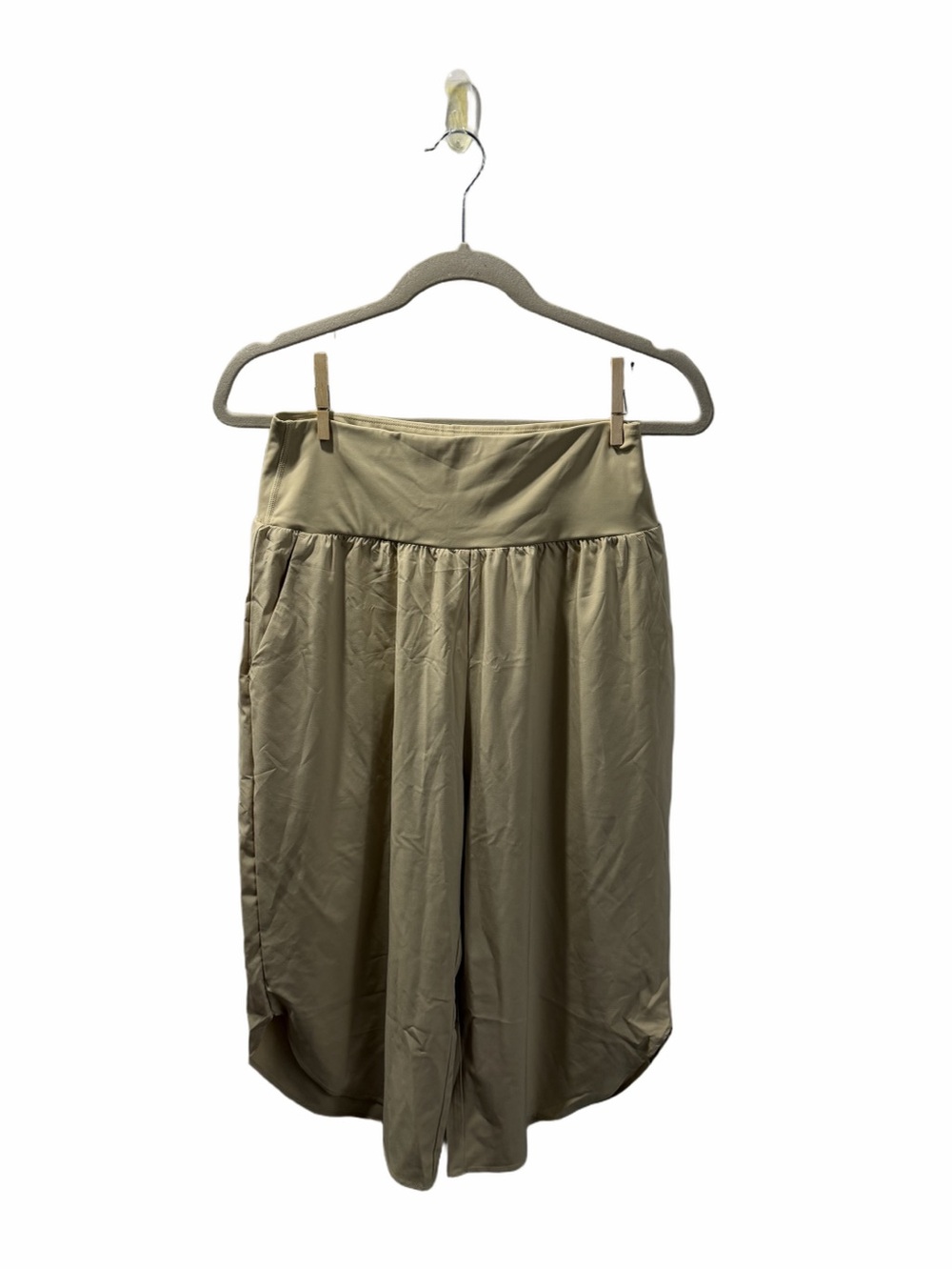 NWT HALARA Beige Athleisure Fabric Skirt with Branded Tags|Size Medium
